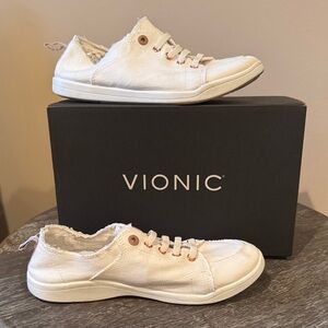 Vionic Women's Cream Pismo Beach Sneakers